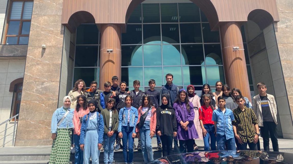 8. sınıf öğrencilerimizin Adilcevaz'daki liselere ziyareti
